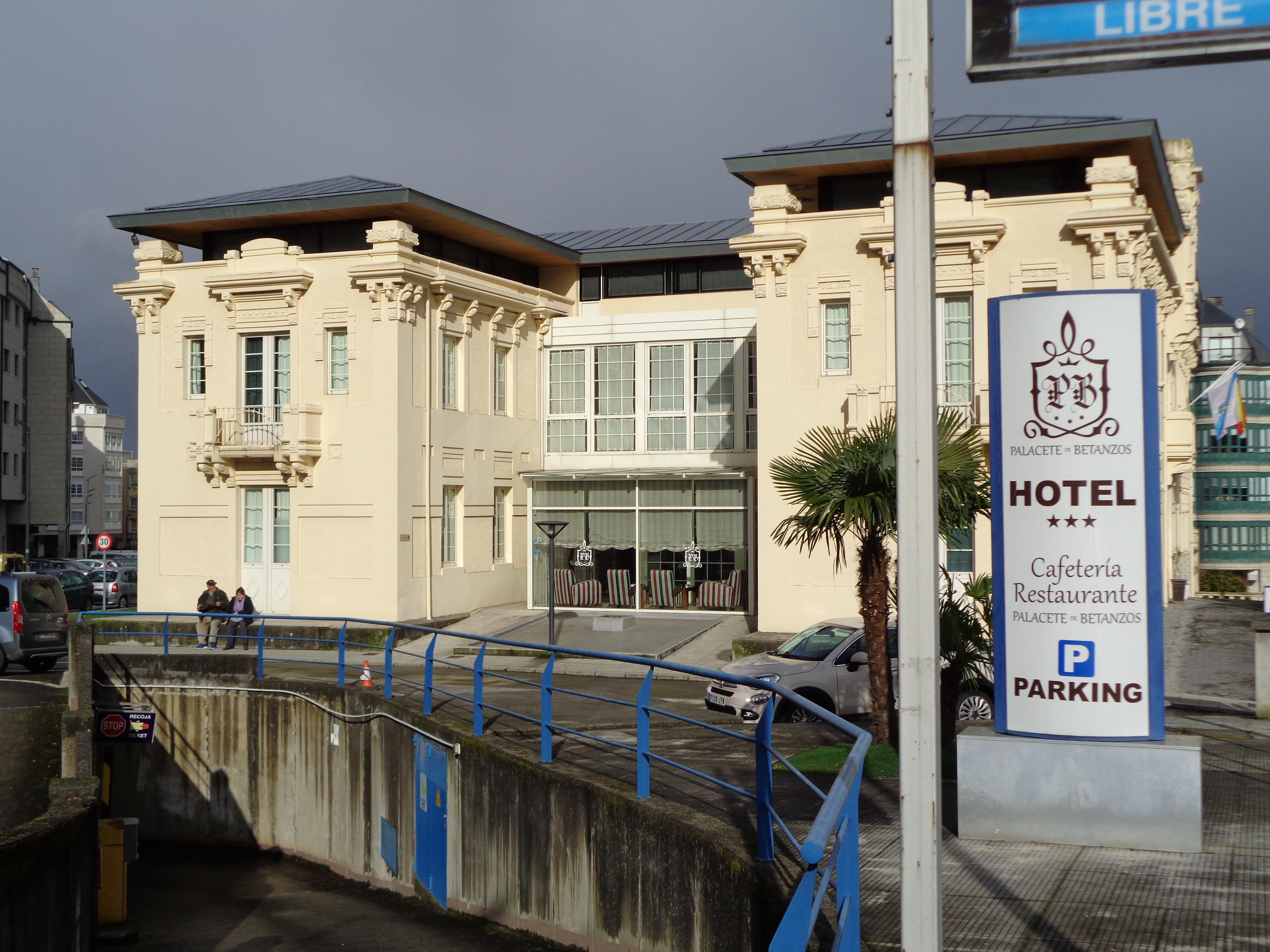 Hotel Villa De Betanzos Exterior photo